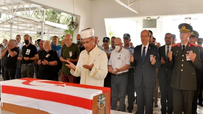 Cumhurbaşkanı Ersin Tatar, şehit İbrahim Mehmet Goççino Gürsoy’un defin törenine katıldı