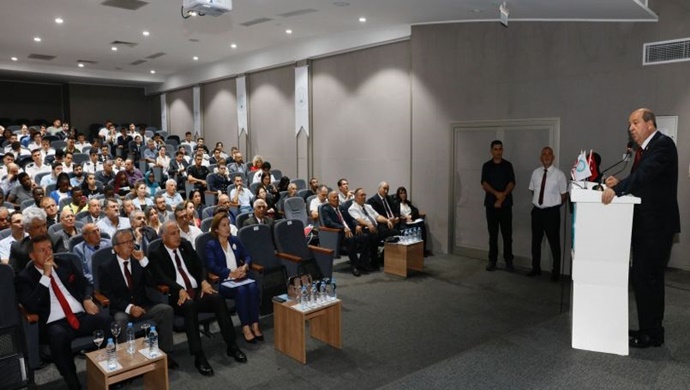 Cumhurbaşkanı Ersin Tatar, Girne Üniversitesi Denizcilik Fakültesi ve Girne Üniversitesi Denizcilik Merkezi (GÜDENMER) iş birliğinde düzenlenen, “KKTC ve Sürdürülebilir Denizel Ekonomi” 2023 Cumhuriyet Sempozyumu’na katıldı